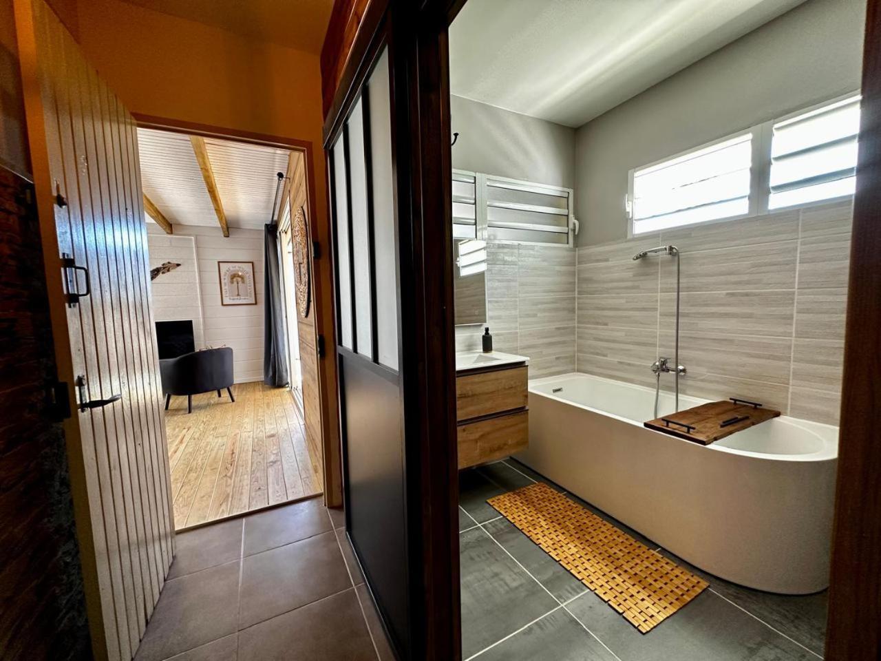 Bungalow L'Hibiscus Sainte-Luce Bagian luar foto